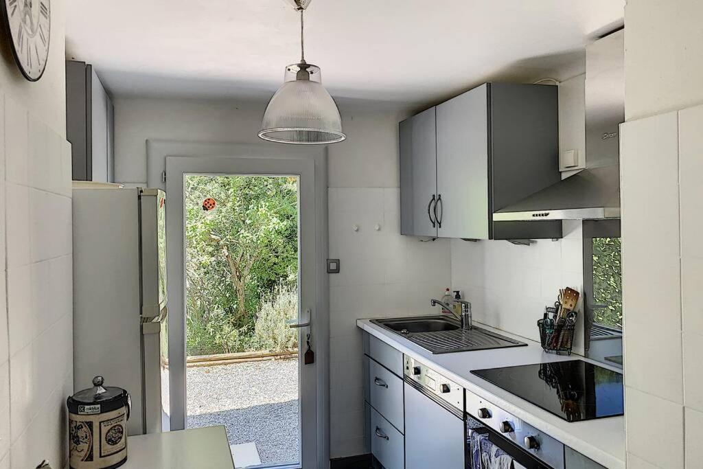Maison avec piscine chauffée entre mer et montagne Montauriol  Extérieur photo