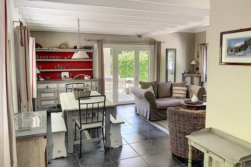 Maison avec piscine chauffée entre mer et montagne Montauriol  Extérieur photo